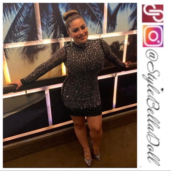 Hi I’m Debbie @stylebelladoll - Picture 6 of 7